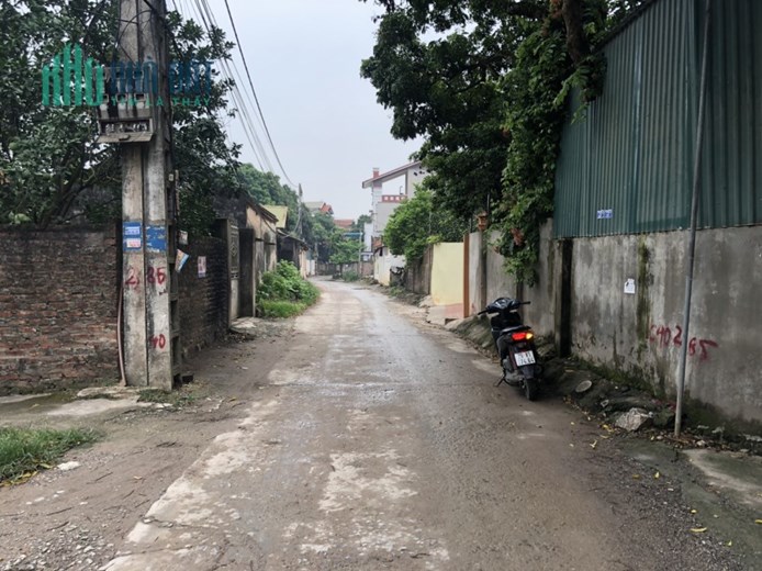 48m mặt đường liên xã xã phụng châu đi đại thành quốc oai hà nội hai mặt tiền vuôn  đẹp thoải mãi