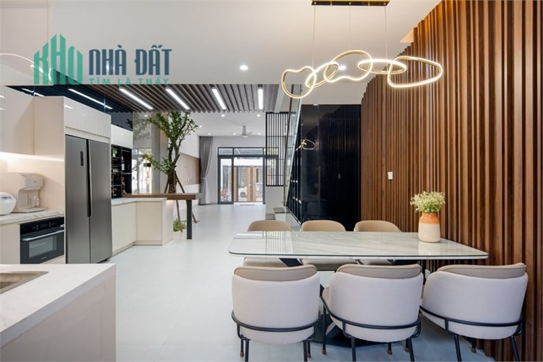 Bán nhà Tạ Quang Bửu 65m2 6 tầng 17.5 tỷ thang máy, oto tránh