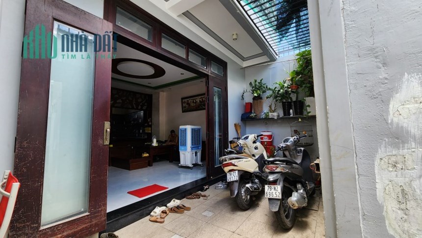 Nhà 3 tầng tại hẻm xe máy Phước Hải NHA TRANG