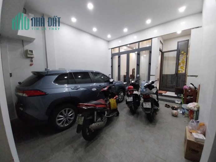 NHÀ PHỐ HIỆN ĐẠI BẬC NHẤT Q12 - NGANG 5M - 4 TẦNG NHÀ ĐẸP...