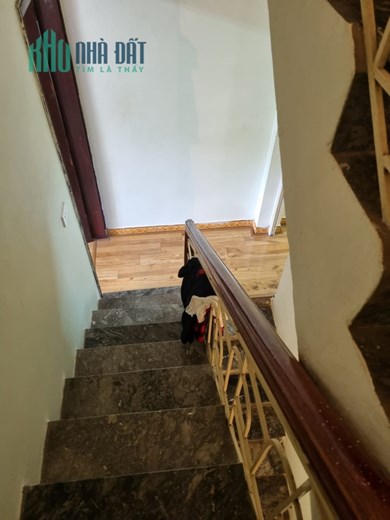 ÔTÔ ĐỖ CỬA-GẦN PHỐ-THOÁNG TRƯỚC SAU-TIỆN ÍCH ĐỈNH-67M 5xTỶ-NGỌC LÂM LONG BIÊN