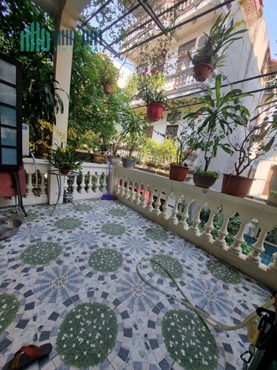 ÔTÔ ĐỖ CỬA-GẦN PHỐ-THOÁNG TRƯỚC SAU-TIỆN ÍCH ĐỈNH-67M 5xTỶ-NGỌC LÂM LONG BIÊN