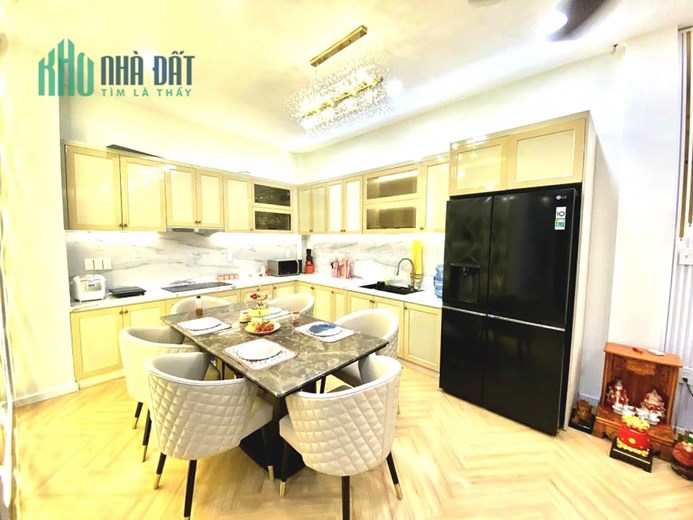 Bán nhà Ở tuyệt đẹp 3 tầng, ngang 10m, nội thất hoàng gia, phường 14 Tân Bình, SHR, 50m2, 6 tỷ (TL)