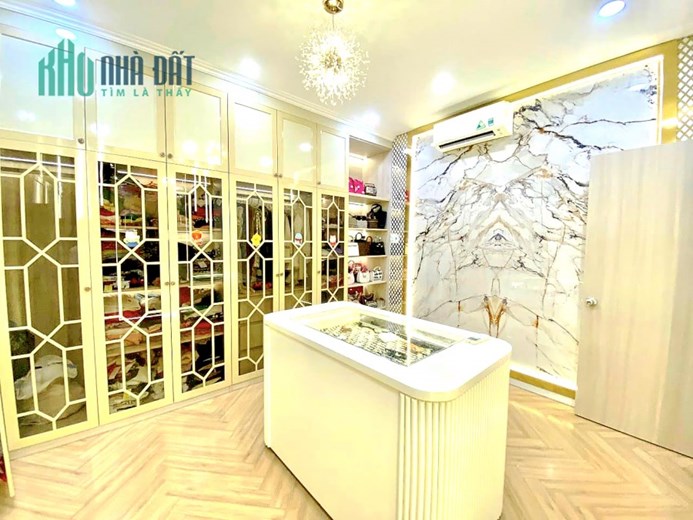 Bán nhà Ở tuyệt đẹp 3 tầng, ngang 10m, nội thất hoàng gia, phường 14 Tân Bình, SHR, 50m2, 6 tỷ (TL)