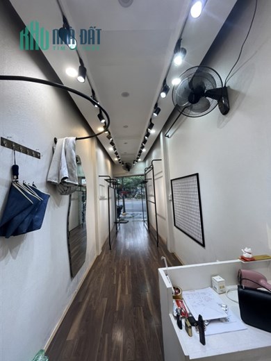 SANG NHƯỢNG MẶT BẰNG KINH DOANH SHOP THỜI TRANG  ĐỊA CHỈ 142 CẦU GIẤY, HÀ NỘI
