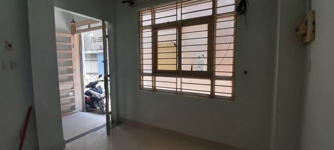 Kẹt tiền bán gấp nhà đẹp ở Thành Thái,Phường 14, Quận 10, giá 6 tỷ 4, bao sang sổ