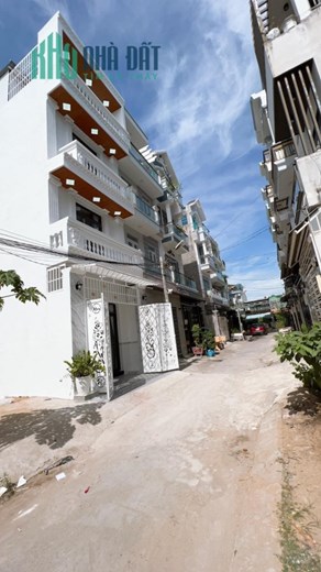 CHỦ CẦN TIỀN MUỐN BÁN NHANH. GIẢM CHÀO 300TRIEU.CHỈ CÒN 5.X TỶ .GIẢM MẠNH ,HTP ,TT NHÀ BÈ