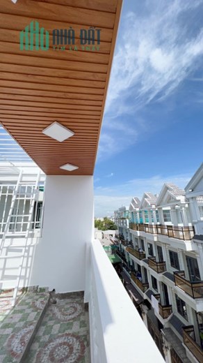 CHỦ CẦN TIỀN MUỐN BÁN NHANH. GIẢM CHÀO 300TRIEU.CHỈ CÒN 5.X TỶ .GIẢM MẠNH ,HTP ,TT NHÀ BÈ