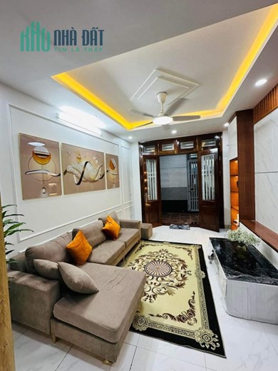 Bán nhà Mỹ Đình- 32m x 5T- Ở ngay- gần phố-Chỉ 3 tỷ 85.