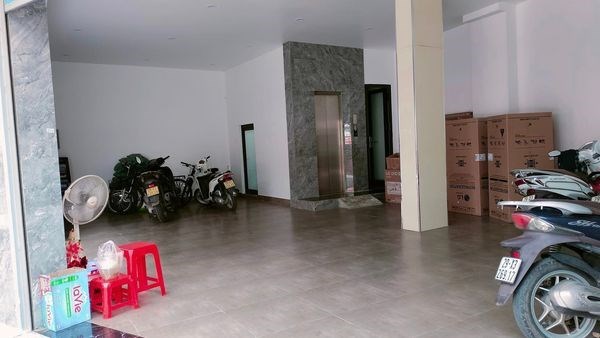 Cho thuê Mặt bằng kinh doanh tại phố Đặng Thai Mai, Tây Hồ