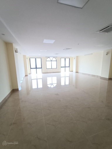 Cho Thuê Tòa Văn Phòng 9 Tầng Xây Mới MP Dịch Vọng Hậu.DT 130m2.Giá 180Tr/th