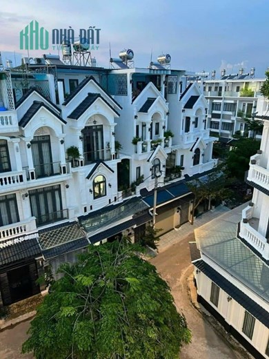 BIỆT THỰ KHU DÂN CƯ PETECHIM-HUỲNH TẤN PHÁT TT NHÀ BÈ,DT 80M,ĐƯỜNG 6M THÔNG HAI CHIỀU.