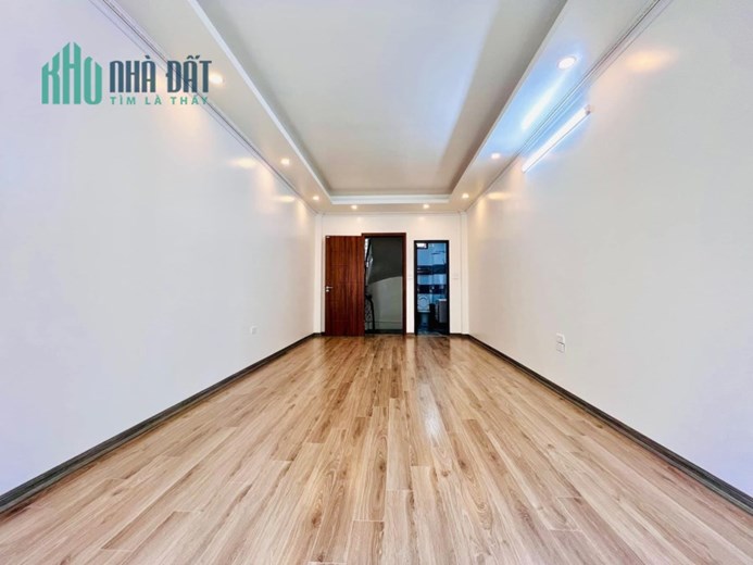 Bán nhà Hoàng Mai, Đền Lừ 41m, 5 tầng, oto, kinh doanh, 2 thoáng, mới đẹp