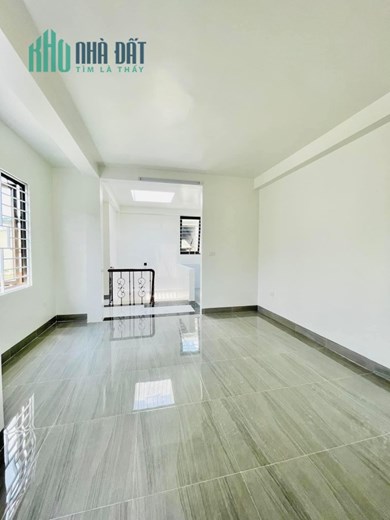 Bán nhà Hoàng Mai, Đền Lừ 41m, 5 tầng, oto, kinh doanh, 2 thoáng, mới đẹp