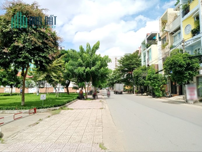 Bán lô đất - 80m2 - Mt đường Nguyễn Thị Mười P4Q8 - Giá : 11 Tỷ 500