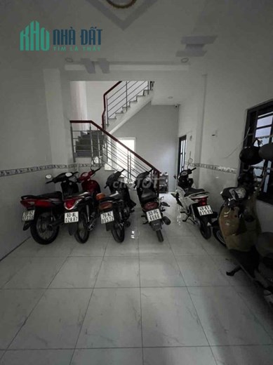 Còn trống 2 giường KTX (Phòng 4 giường), đường Nguyễn Văn Cừ, Q5