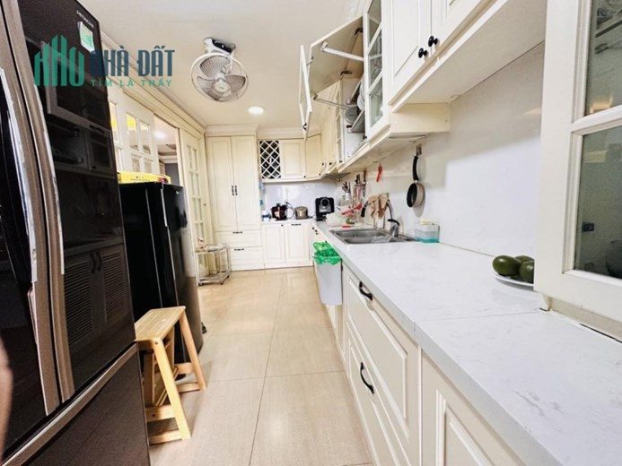CHÍNH CHỦ CẦN BÁN Căn Chung Cư 379 Đội Cấn, Hà Nội