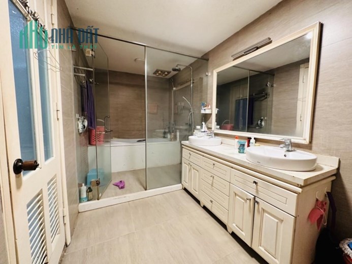 CHÍNH CHỦ CẦN BÁN Căn Chung Cư 379 Đội Cấn, Hà Nội