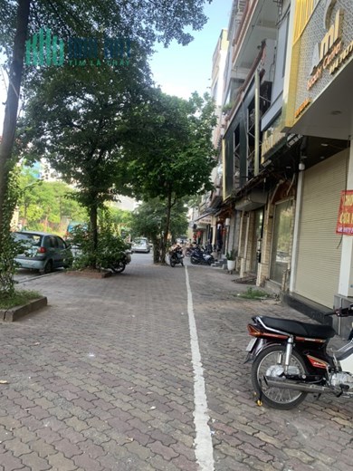 Chính chủ cần cho thuê nhà  3 tầng mặt phố Xã Đàn, quận Đống Đa, Hà Nội