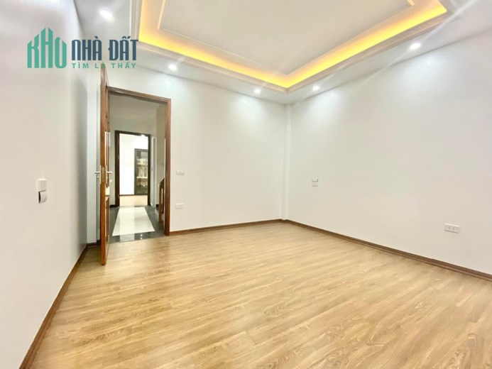 BÁN NHÀ TRUNG TÂM QUẬN THANH XUÂN 40M 5 TẤNG 6 PHÒNG NGỦ NHÀ  MỚI SIÊU ĐẸP
