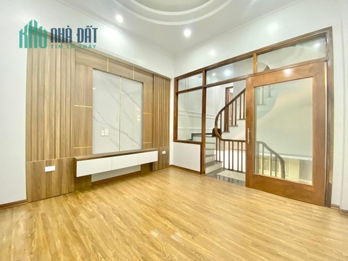 BÁN NHÀ TRUNG TÂM QUẬN THANH XUÂN 40M 5 TẤNG 6 PHÒNG NGỦ NHÀ  MỚI SIÊU ĐẸP
