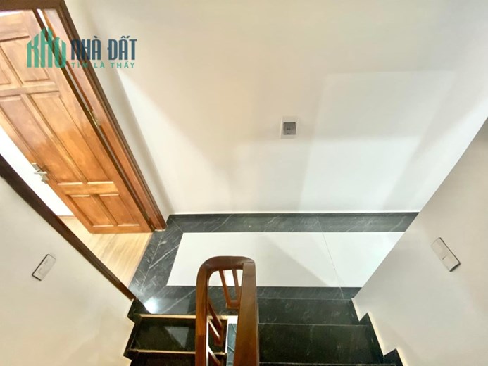 BÁN NHÀ TRUNG TÂM QUẬN THANH XUÂN 40M 5 TẤNG 6 PHÒNG NGỦ NHÀ  MỚI SIÊU ĐẸP