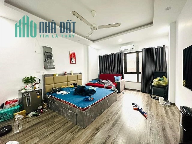 TRUNG TAM ĐỐNG ĐA - GẦN PHỐ GẦN ÔTÔ TRÁNH - NGÕ THOÁNG ĐẸP VĨNH VIỄN - Ở SƯỚNG AN NINH TỐT