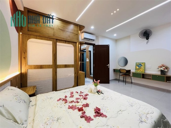 Nhà tuyệt đẹp Bùi Quang Là, Gò Vấp – HXH thông, 4 tầng full nội thất.