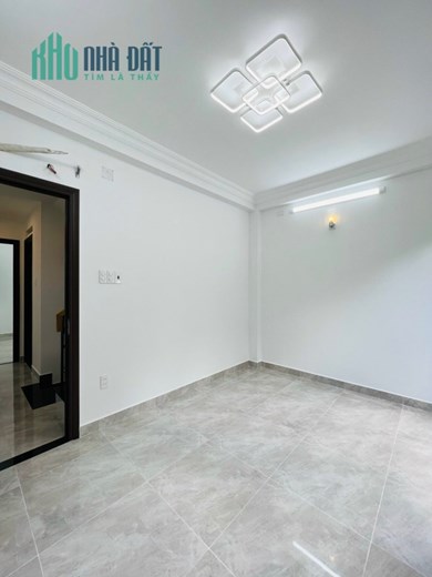 Bán Nhà Trung Tâm Gò Vấp Nguyễn Thái Sơn 4 Tầng 4PN giá 5 Tỷ 7