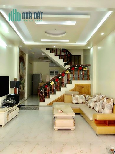 Bán nhà khu phân lô 654 Ngô Gia Tự, 40m 4 tầng ô.tô đỗ cửa GIÁ 3.6 tỉ