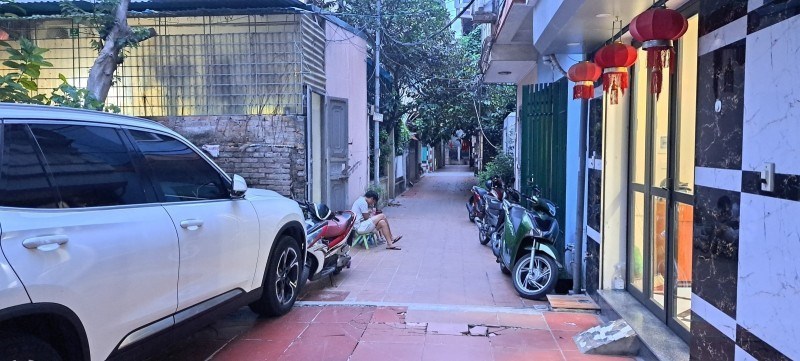 Bán nhà 4 tầng Nguyễn Văn Cừ,Long Biên 48m2,Mt4.4m phân lô oto hơn 4tỷ