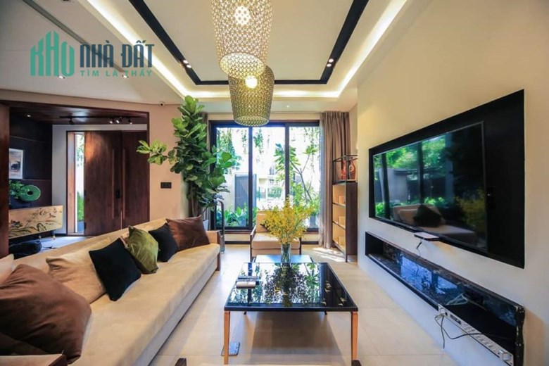 BÁN NHANH CĂN NHÀ GÂN HỌC VIỆN TÀI CHÍNH: DT65M2, MT4.5m , 3 TẦNG 
GIÁ HƠN 4 TỶ