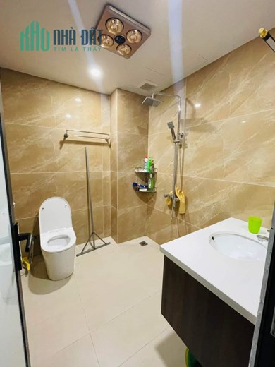 BÁN NHANH CĂN NHÀ GÂN HỌC VIỆN TÀI CHÍNH: DT65M2, MT4.5m , 3 TẦNG 
GIÁ HƠN 4 TỶ