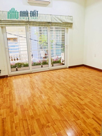 Cực Hiếm, Bán nhà Đường Láng 60m2, 4 tầng nhà dân xây sổ đẹp, cạnh Ô tô chỉ 6 tỷ