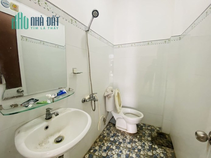 Về quê cần bán gấp nhà HXH lô góc Hòa Bình Gần Đầm Sen 85m2 3 tầng chỉ 9,9 tỷ TL.