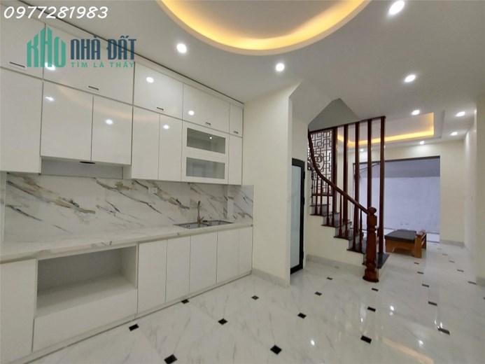 CẮT LỖ NHÀ 4 TẦNG CẠNH KHU ĐÔ THỊ Royal park, GIÁ 2.4 TỶ