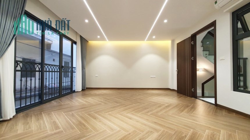 BÁN NHÀ Ô ĐỒNG LẦM ĐI BỘ RA HỒ 7 TẦNG THANG MÁY THOÁNG SÁNG