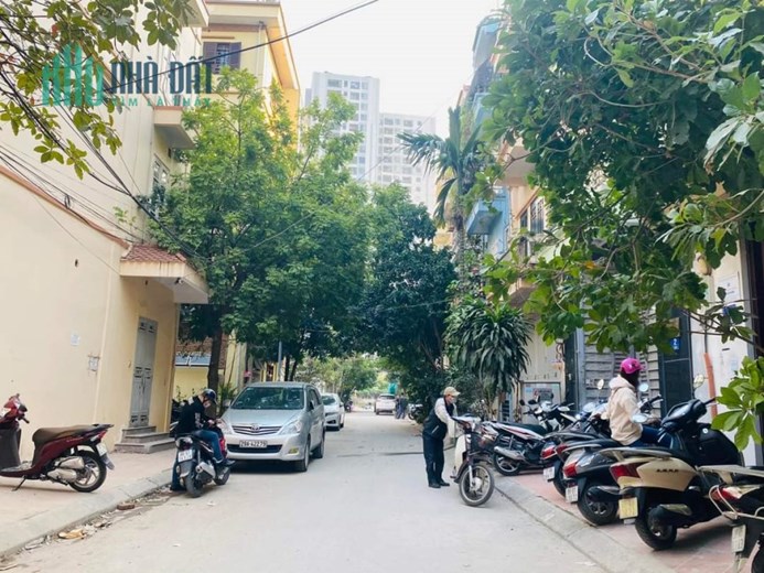 GIẢM SÂU - BÁN GẤP - PHÂN LÔ LẠC TRUNG - LÔ GÓC - VỈA HÈ - Ô TÔ TRÁNH - 42M - 5T - HƠN 6 TỶ