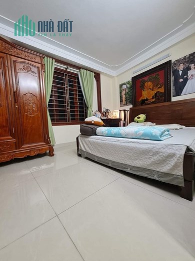 GIẢM SÂU - BÁN GẤP - PHÂN LÔ LẠC TRUNG - LÔ GÓC - VỈA HÈ - Ô TÔ TRÁNH - 42M - 5T - HƠN 6 TỶ