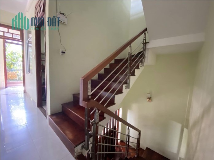 Nhà sát bãi tắm Mỹ Khê Võ Văn Kiệt, Ô tô đậu, 56m2, 3 tầng, 4.99 tỷ