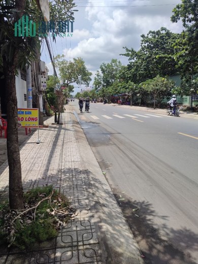 NHÀ ĐẸP - GIÁ TỐT - Chính Chủ Cần Bán Nhanh Căn Nhà Tại Đường Nguyễn Thị Định, Giồng Trôm, Bến Tre