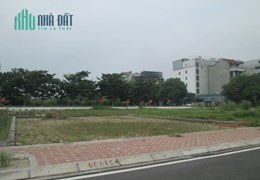 Tôi bán gấp Đất đấu giá Phúc Diễn gần đường Cầu Diễn 205m2 chỉ 16.88 tỷ. LH 0989.62.6116