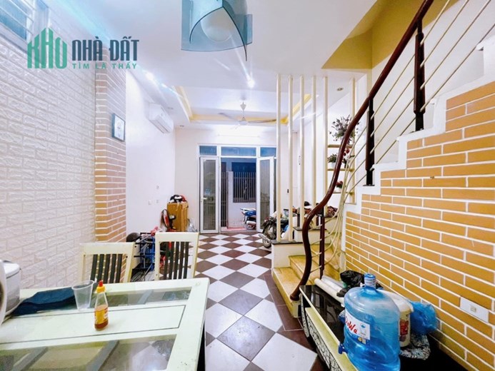 Bán 🏠 Riêng 4 Tầng 40m 3.8 tỷ 👉tại Phố Thanh Bình Mỗ Lao Hà Đông 📲0949📌834📌886 🏘
