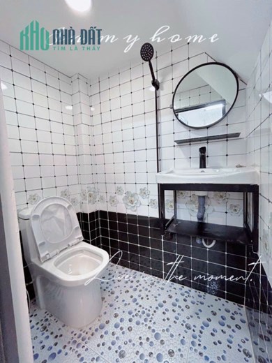 KHÓ TIN MÀ THẬT, NHÀ MẶT TIỀN THOẠI NGỌC HẦU, 4 TẦNG, GIÁ 3.05 TỶ.