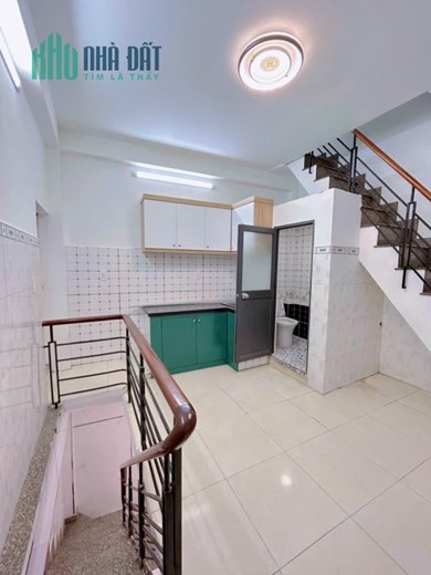 KHÓ TIN MÀ THẬT, NHÀ MẶT TIỀN THOẠI NGỌC HẦU, 4 TẦNG, GIÁ 3.05 TỶ.