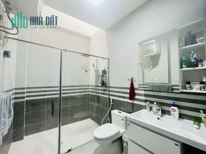 CHO THUÊ BIỆT THỰ FULL NỘI THẤT TRUNG TÂM MT ĐƯỜNG NGUYỄN VĂN LINH, XÃ BÌNH HƯNG, H.BÌNH CHÁNH