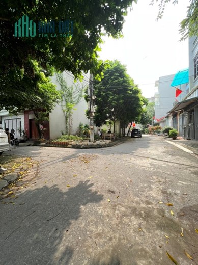 Cần bán đất đối diện trường Ngô sỹ liên !và cạnh chợ.và rất nhiều cơ quan công sở đầu lão của