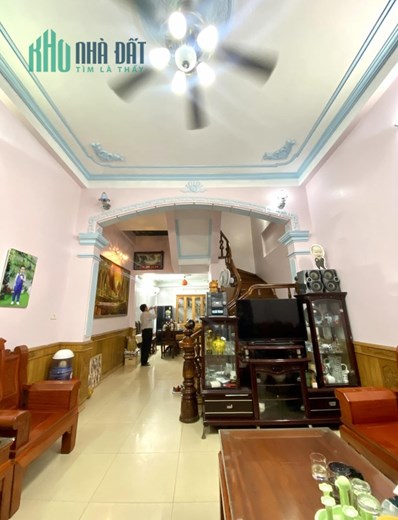 BÁN NHÀ PHÂN LÔ PHỐ THÁI HÀ GẦN BỂ BƠI THÁI HÀ: 45M2, Ô TÔ CHẠY QUANH NHÀ, NGÕ THÔNG, CHỈ 7.8 TỶ