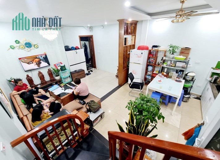 CẦN BÁN NHÀ PHỐ HOÀNG CẦU: 43M2 X 4 TẦNG, Ô TÔ 7 CHỖ ĐỖ, NHÀ MỚI ĐẸP Ở NGAY, CHỈ 7.8 TỶ