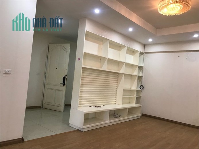 Hàng Hiếm! Tầng đẹp diện tích 122m2 3PN giá 4.5 Tỷ tòa  24T1 Hoàng đạo thúy